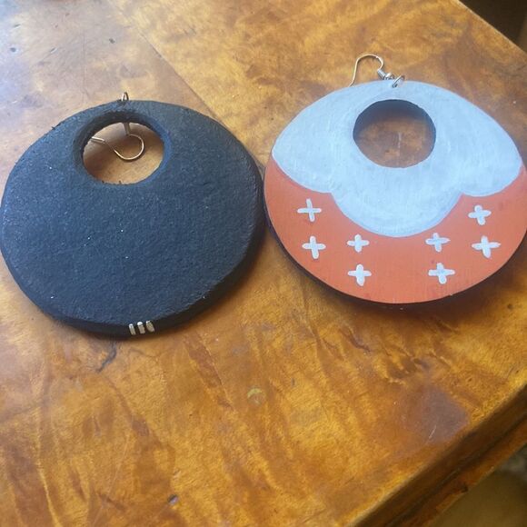 Handmade Native Leather earrings - Picture 3 of 3